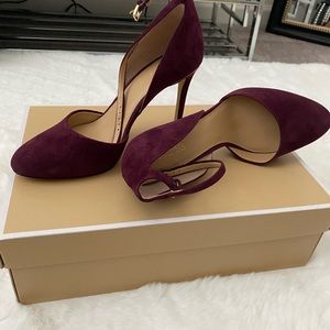 MICHAEL KORS, Color: Plum, Material:Suede, Size9M, Hardware:Gold, Condition:New